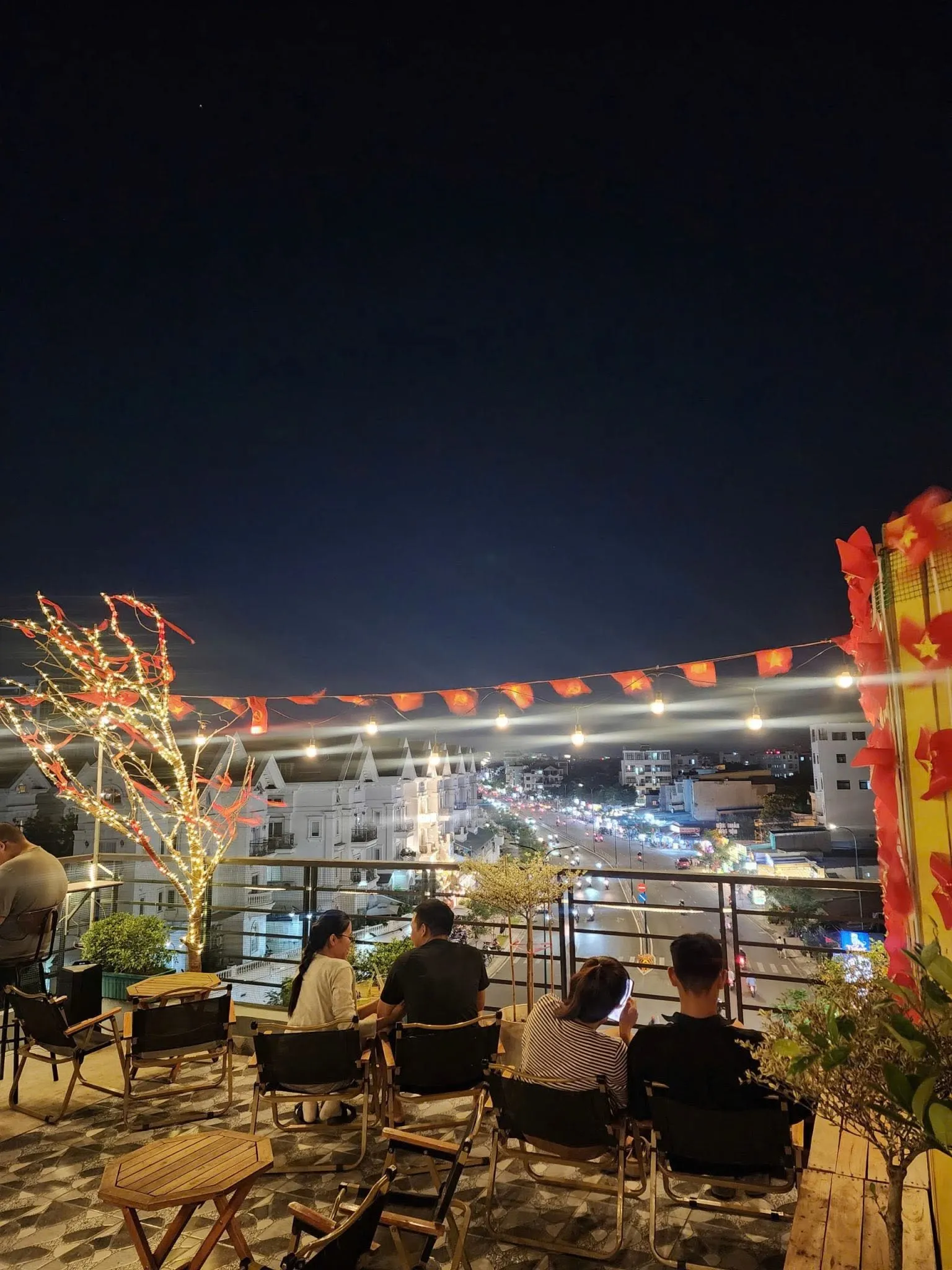 CHỐT NHANH! SANG QUÁN CAFE LẦU MÁY LẠNH + VIEW ROOFTOP ĐẸP NHẤT DƯƠNG QUẢNG HÀM, GÒ VẤP - Ảnh 7
