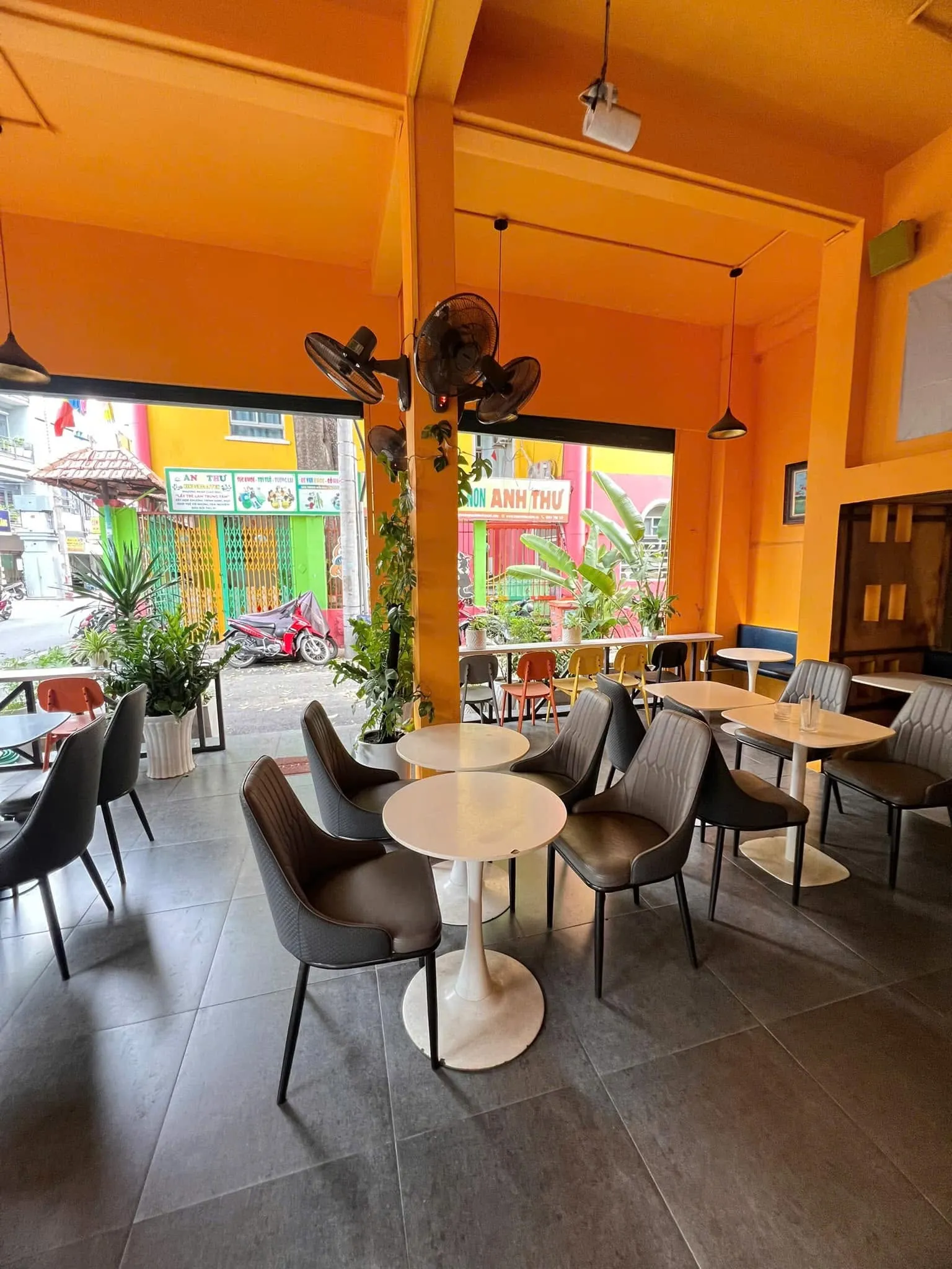 SANG GẤP QUÁN CAFE LÔ GÓC 2 MẶT TIỀN – NGAY KHU VĂN PHÒNG SẦM UẤT BẬC NHẤT QUẬN TÂN BÌNH - Ảnh 4