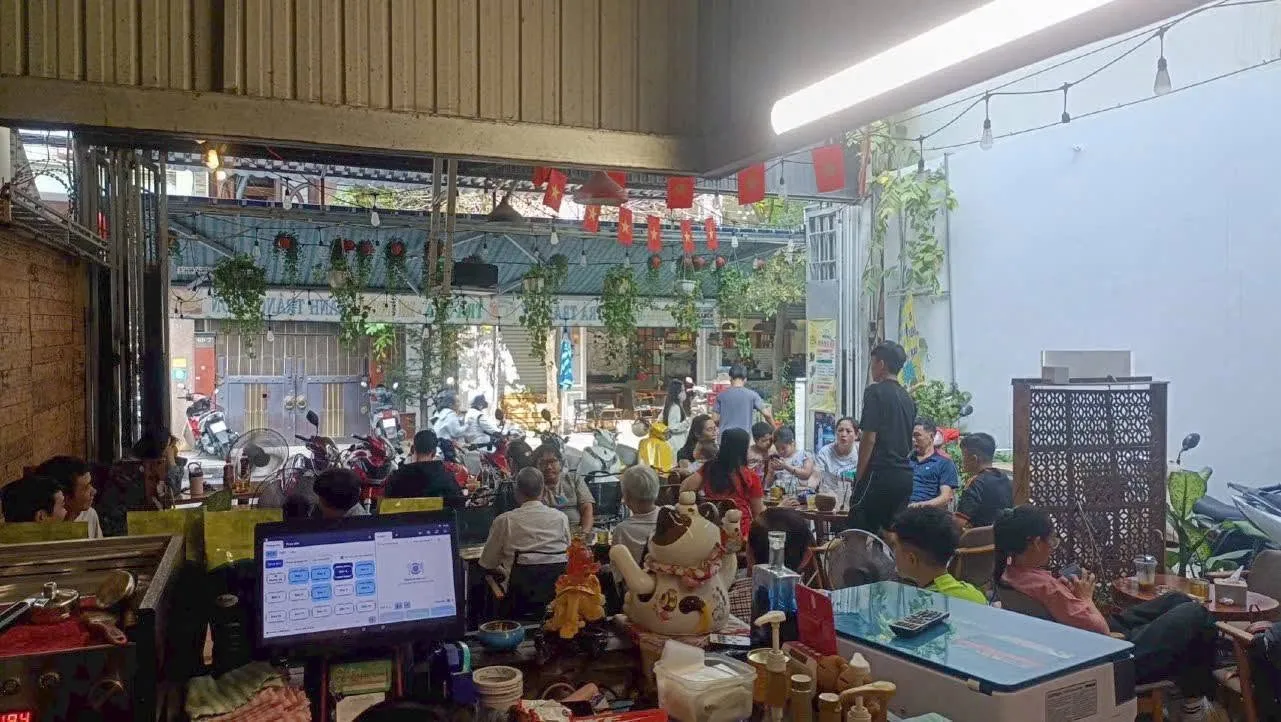 SANG GẤP QUÁN CAFE MẶT TIỀN 8M TÂN SƠN NHÌ, TÂN PHÚ – CÓ 2 PHÒNG Ở LẠI