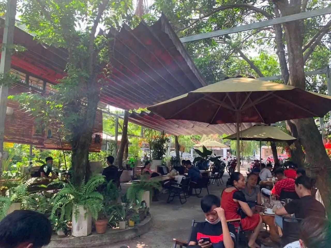 SANG GẤP QUÁN CAFE TRUNG TÂM THỦ DẦU MỘT, BÌNH DƯƠNG – DIỆN TÍCH 300M², GIÁ THUÊ CHỈ 10TR