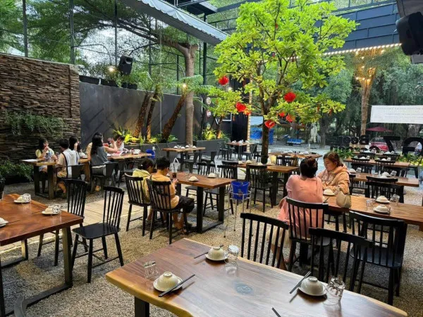 SANG NHƯỢNG HOẶC CHO THUÊ NHÀ HÀNG SÂN VƯỜN CAO CẤP - TRUNG TÂM RẠCH GIÁ