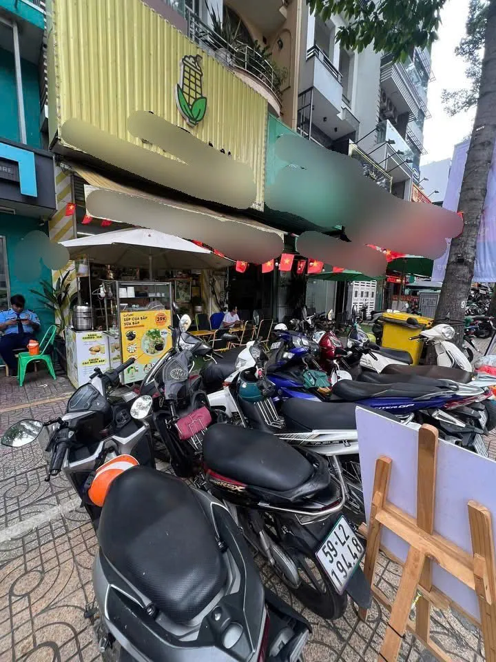 Sang nhượng quán cà phê mặt tiền đường Nguyễn Chí Thanh, Quận 5. - Ảnh 1