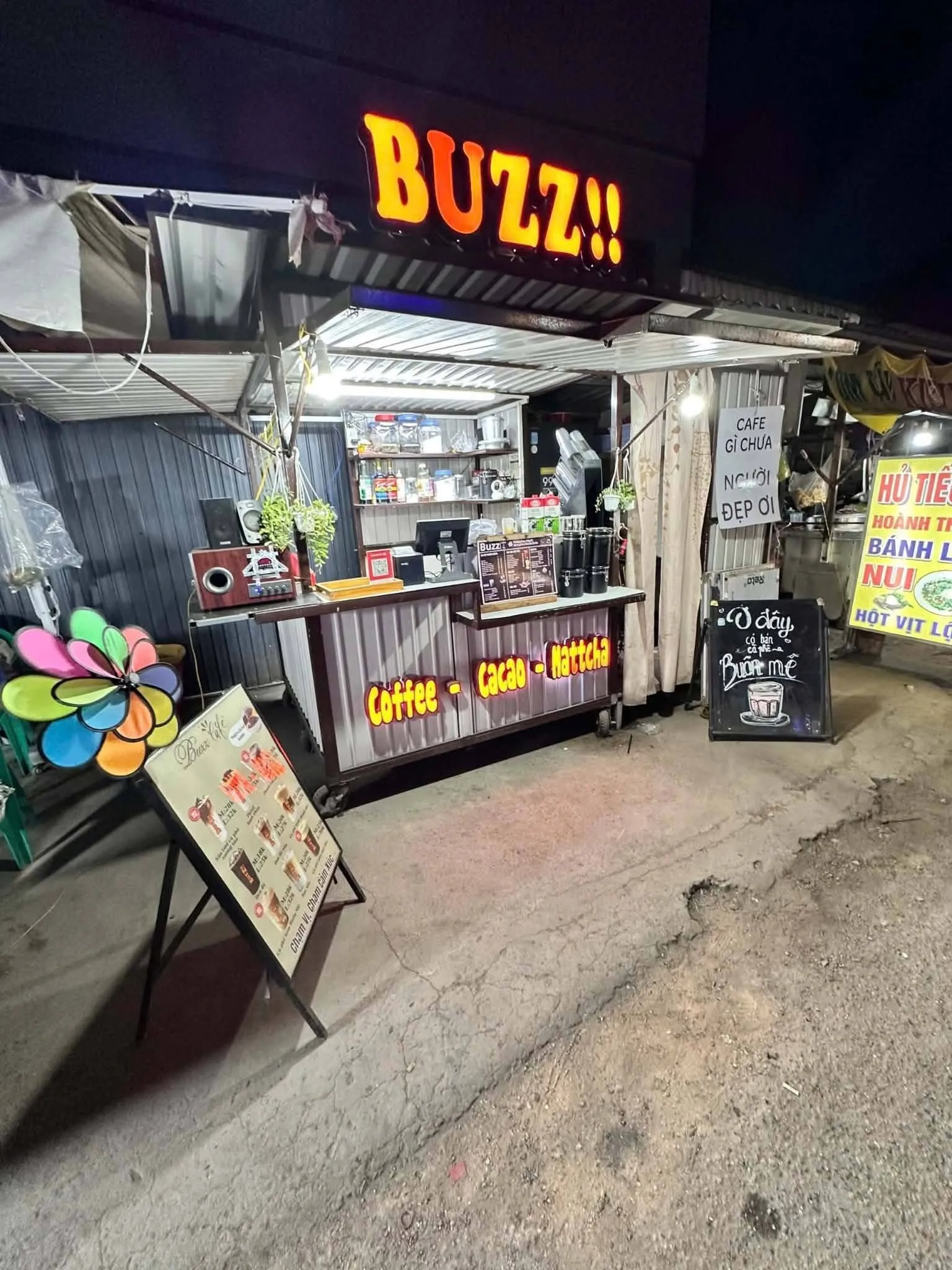 SANG NHƯỢNG QUÁN CAFE BUZZ – MÔ HÌNH KIOT GỌN NHẸ – CẦN THƠ