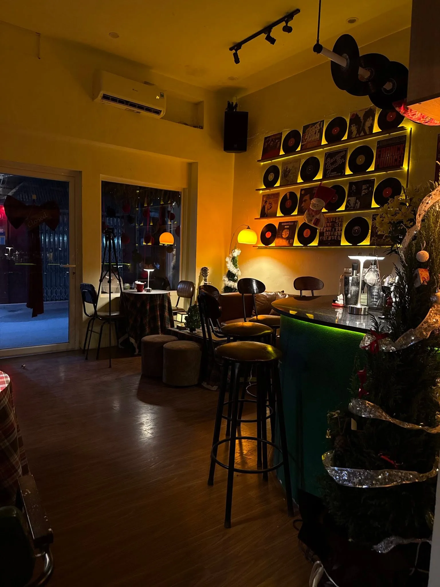 SANG NHƯỢNG QUÁN CAFE & COCKTAIL BAR QUẬN ĐỐNG ĐA – NGUYÊN CĂN 4 TẦNG + ROOFTOP, GIÁ SANG 82TR TẶNG CỌC - Ảnh 8