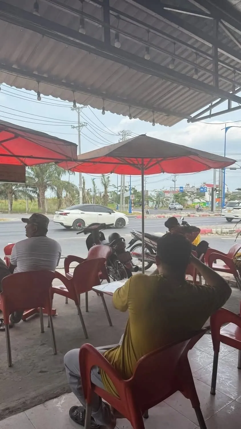 SANG NHƯỢNG QUÁN CAFE VỊ TRÍ ĐẮC ĐỊA NGÃ TƯ 91B LÊ PHƯỚC THỌ CẦN THƠ