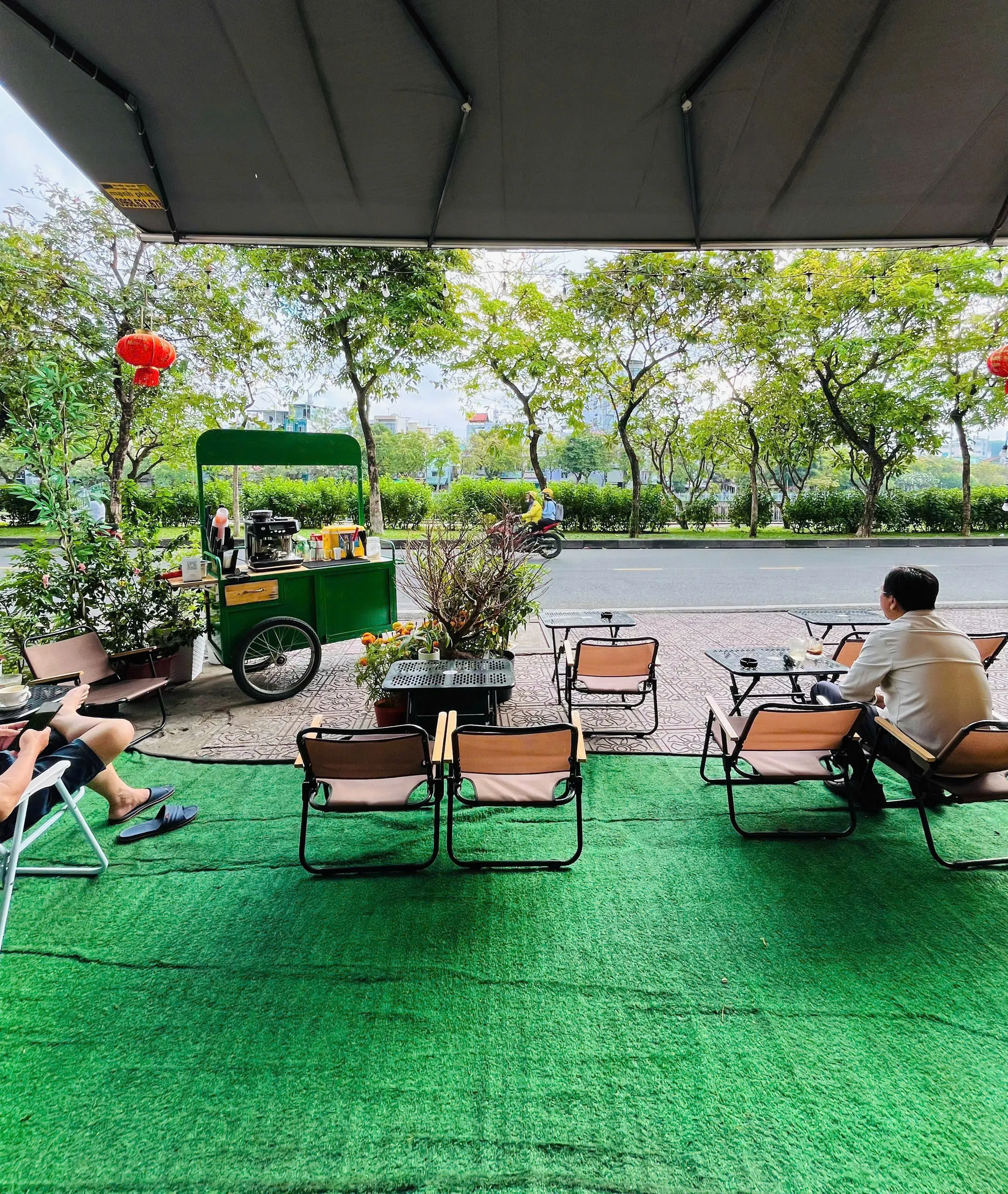 Sang quán cà phê mặt tiền đường Trường Sa, Phú Nhuận - Ảnh 2