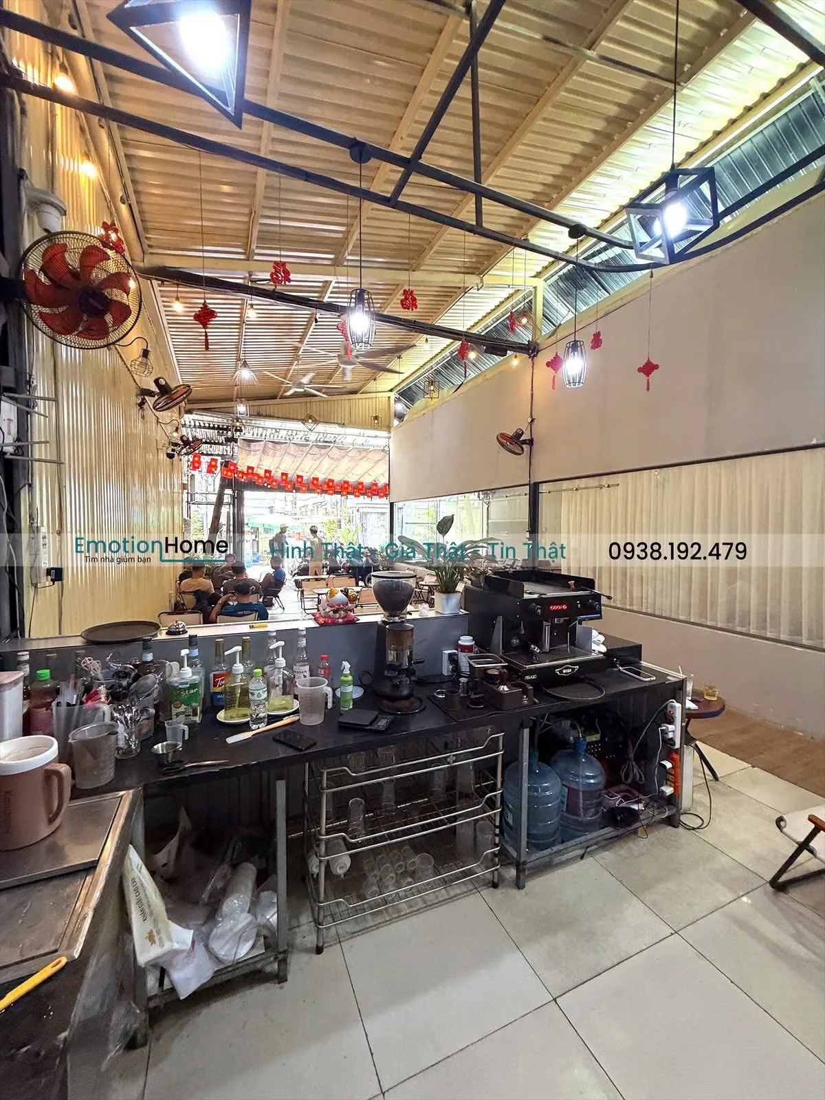 Sang quán cafe 136m2 (8x17m) ngay cạnh Emart Gò Vấp, vào là kinh doanh ngay - Ảnh 2