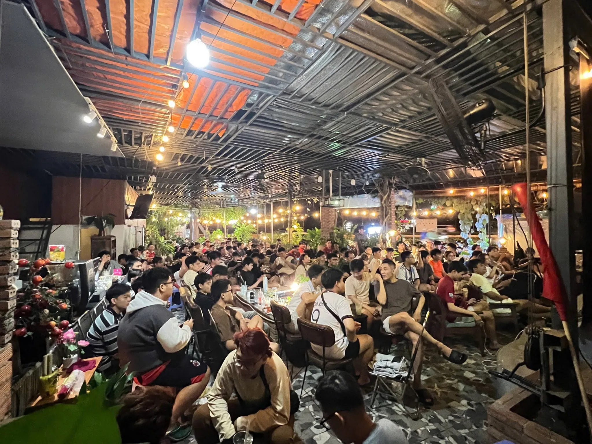 Sang quán Cafe 24/24 Phạm Văn Đồng ngang 20m, thu 5tr/ngày, giá 400tr - Ảnh 2