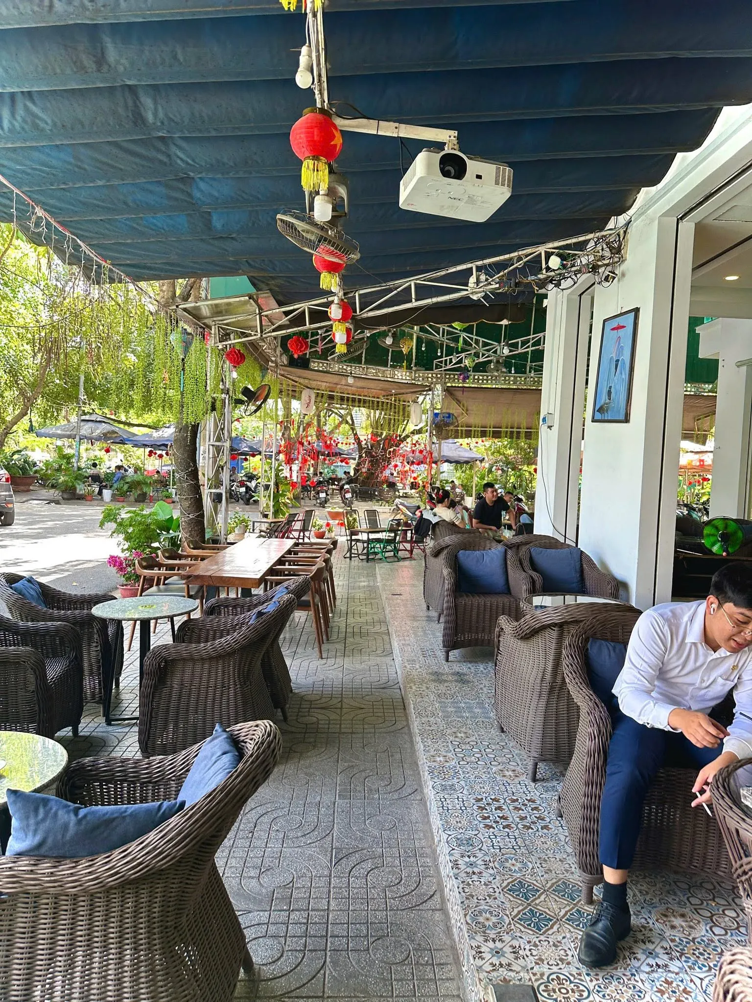 Sang quán cafe căn góc 450m2 tại Q9 (Thủ Đức), doanh thu 4.5tr/ngày, giá 400tr - Ảnh 2
