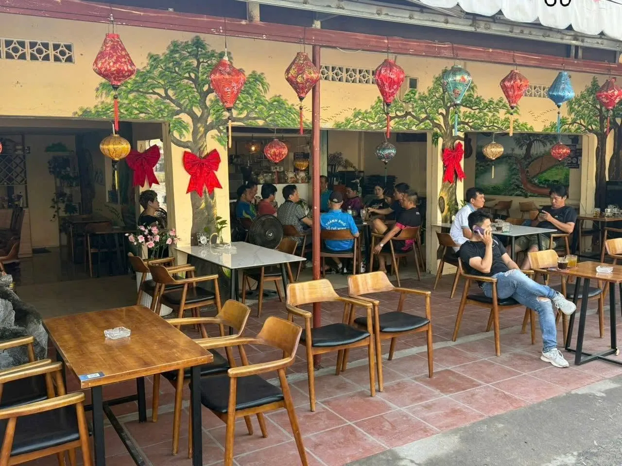 Sang quán cafe góc mặt tiền Trường Thọ, Thủ Đức, 200m2 (10x20m), giá 360tr