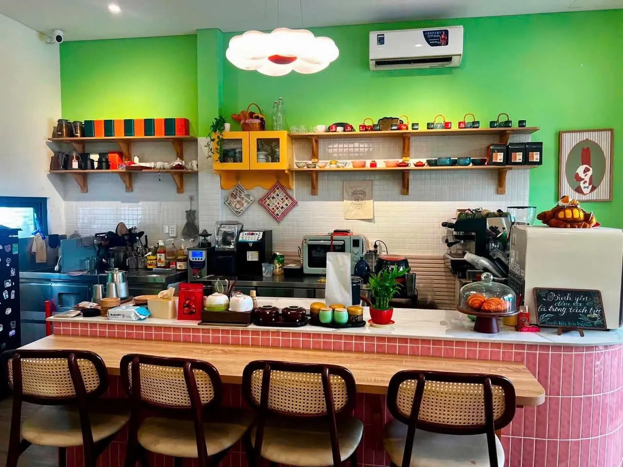 SANG QUÁN CAFE SÂN VƯỜN THẢO ĐIỀN, QUẬN 2 – KHU TÂY SẦM UẤT, CHI PHÍ ĐẦU TƯ HỢP LÝ - Ảnh 2