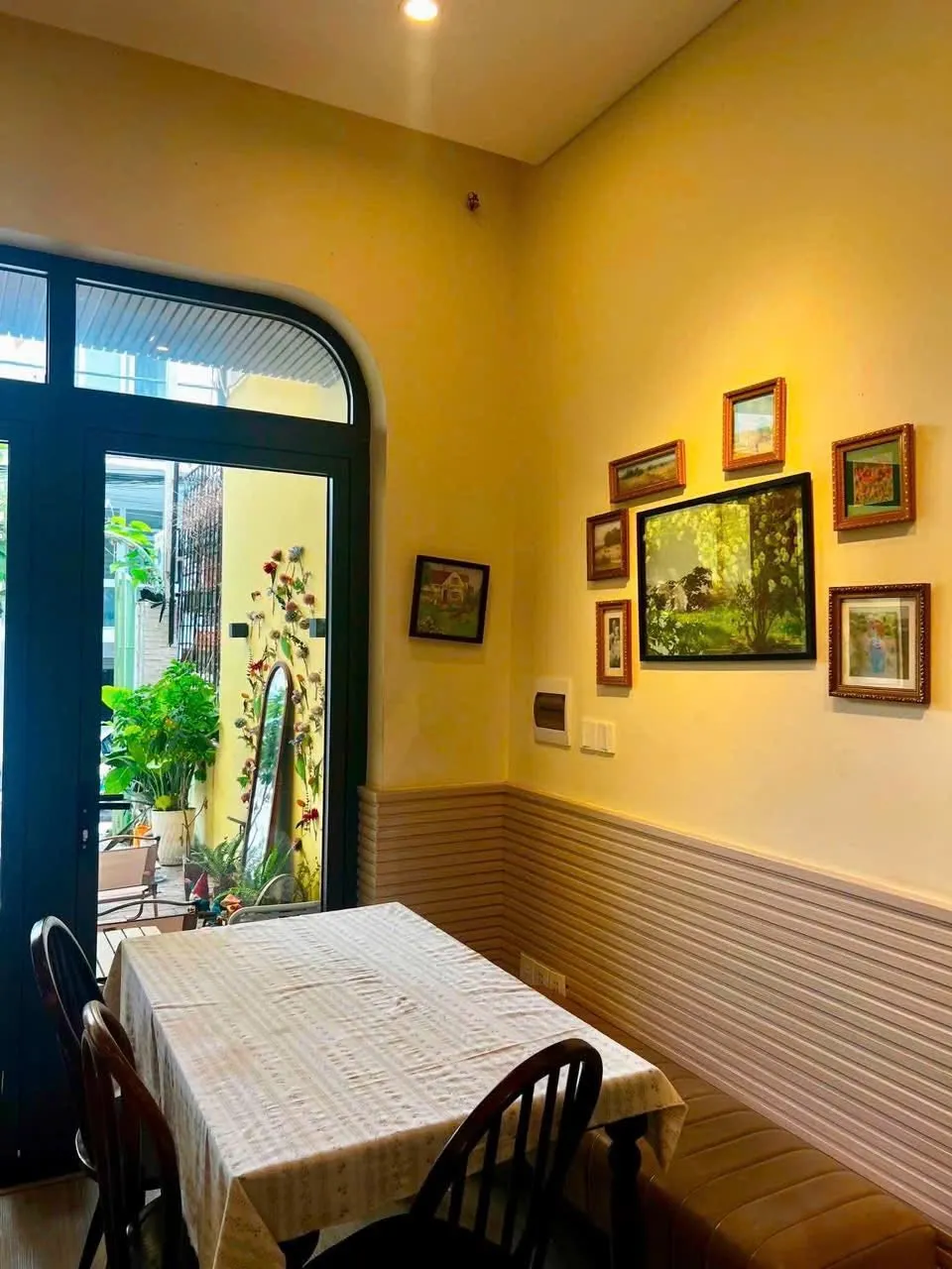SANG QUÁN CAFE SÂN VƯỜN THẢO ĐIỀN, QUẬN 2 – KHU TÂY SẦM UẤT, CHI PHÍ ĐẦU TƯ HỢP LÝ - Ảnh 3