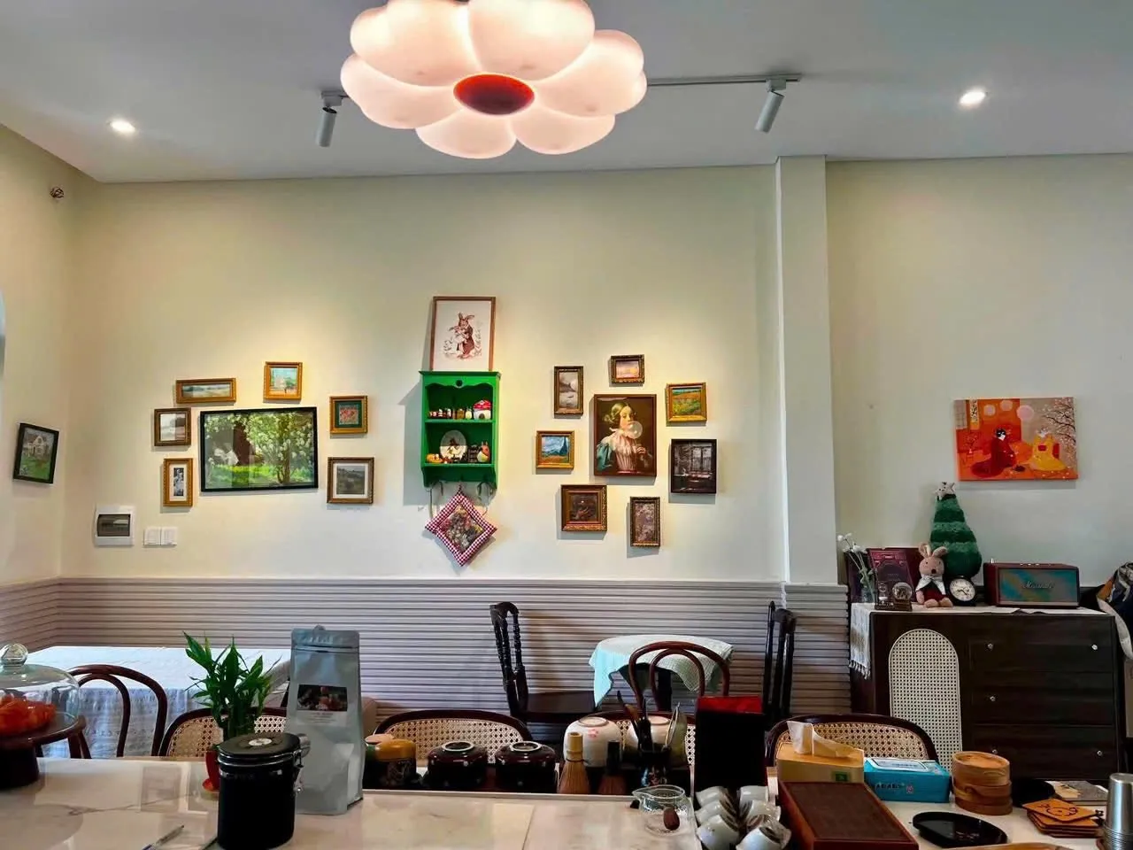 SANG QUÁN CAFE SÂN VƯỜN THẢO ĐIỀN, QUẬN 2 – KHU TÂY SẦM UẤT, CHI PHÍ ĐẦU TƯ HỢP LÝ - Ảnh 5