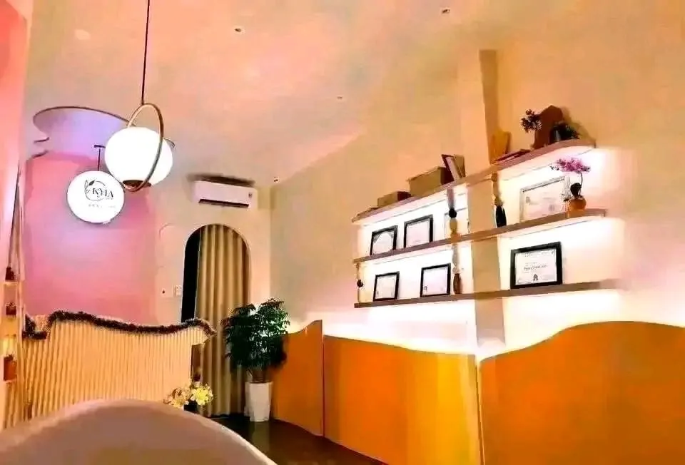 Sang tiệm Spa/Nail 1 trệt 2 lầu Đặng Văn Ngữ PN, Hẻm xe hơi 8m, Giá 150tr